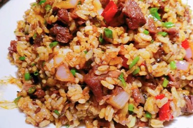 肉丁炒饭